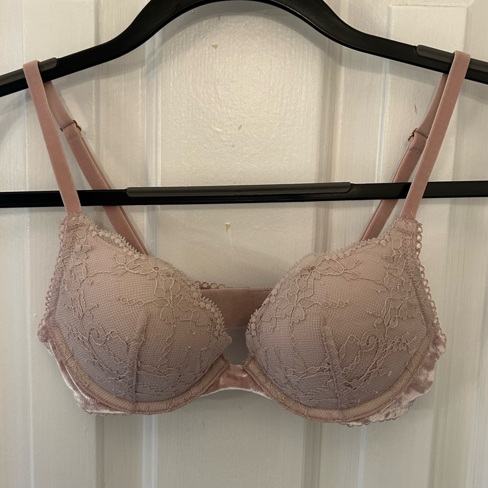 2 Victoria’s Secret Size 32A Dream Angels Push Up Bras - Picture 2 of 9